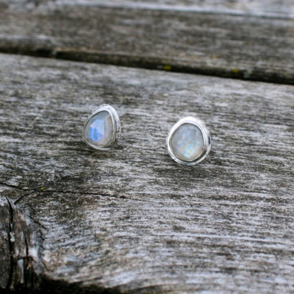 Trendy mismatch SS Rainbow Moonstone stud earrings
